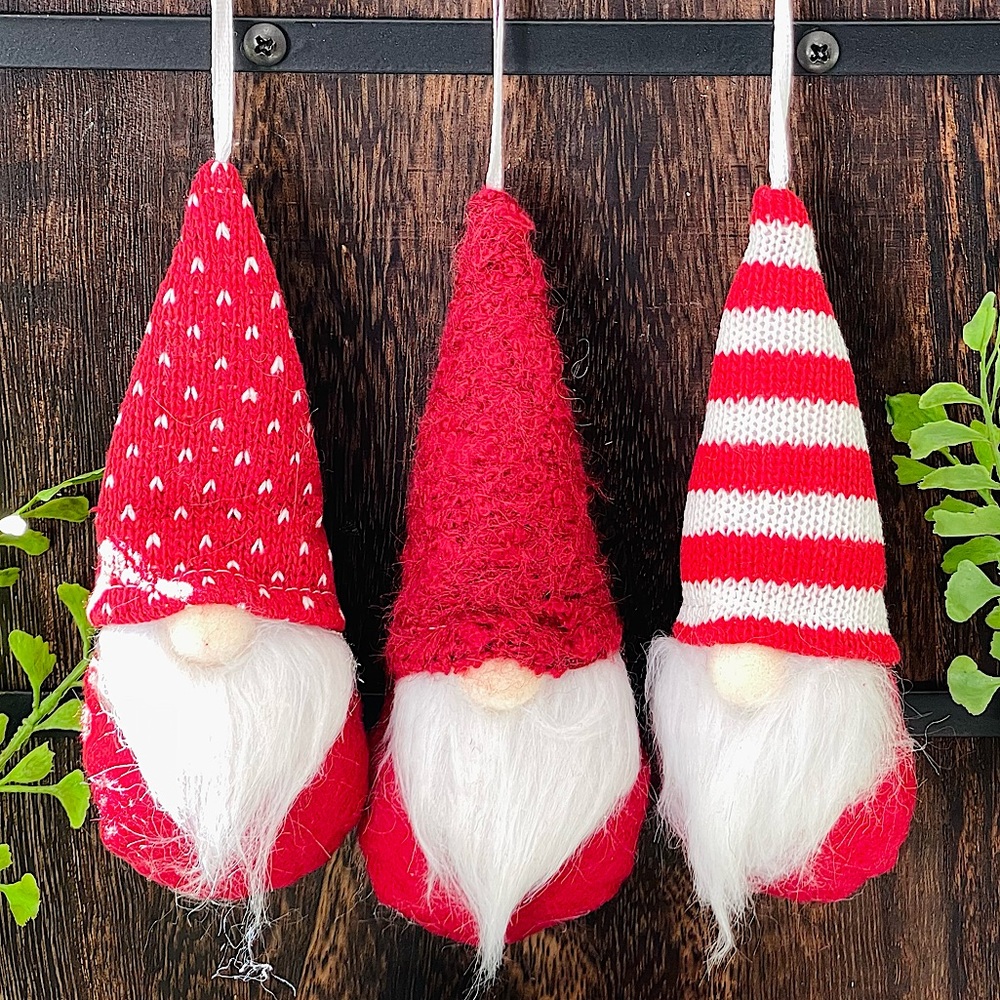 GNOME ornaments 3 RED HAT GNOMES Year round FESTIVE gift tags place settings NEW